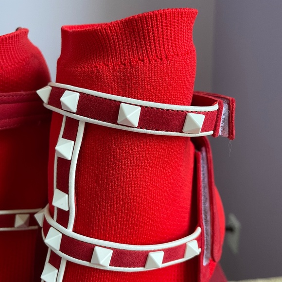 Valentino Garavani Rockstud Bodytech Boots - Picture 9 of 16